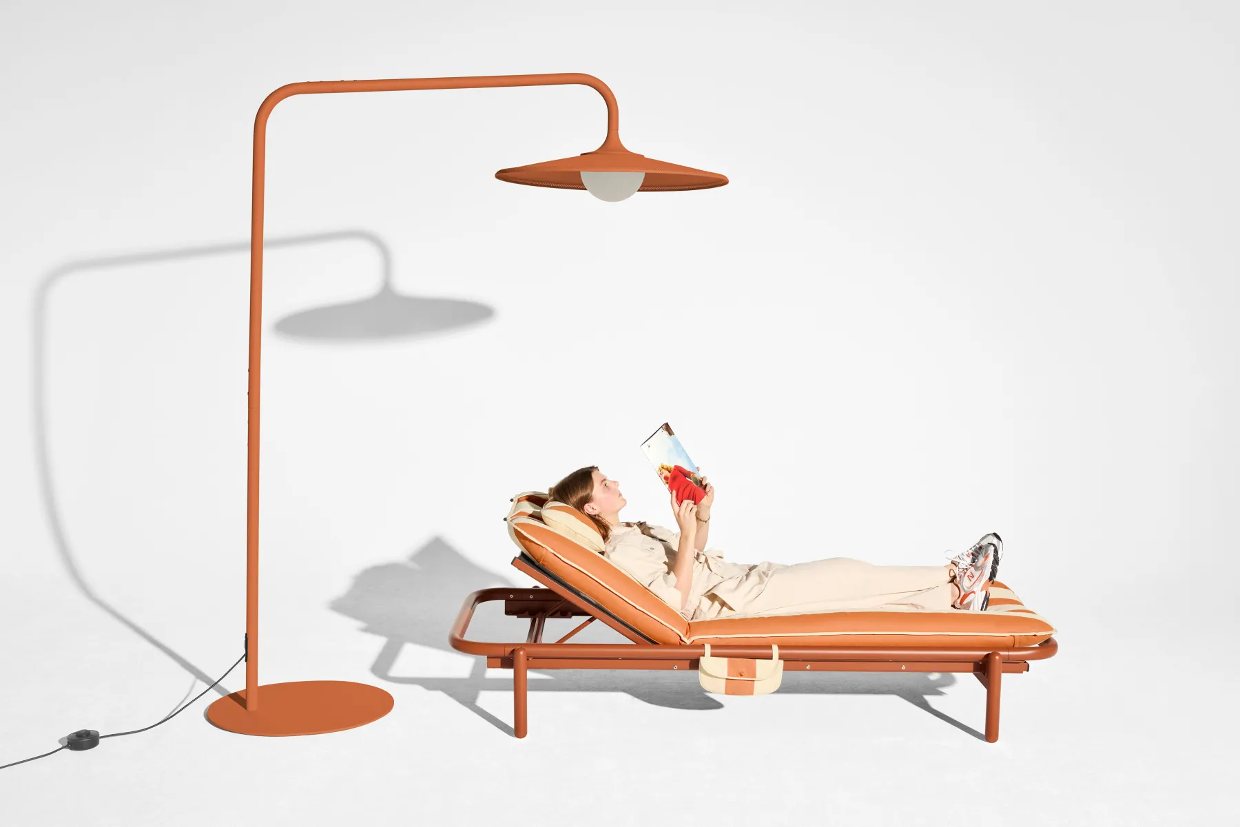 Fatboy Archigrande Lampe sur pied d’extérieur, rouge, 180x84x233 cm