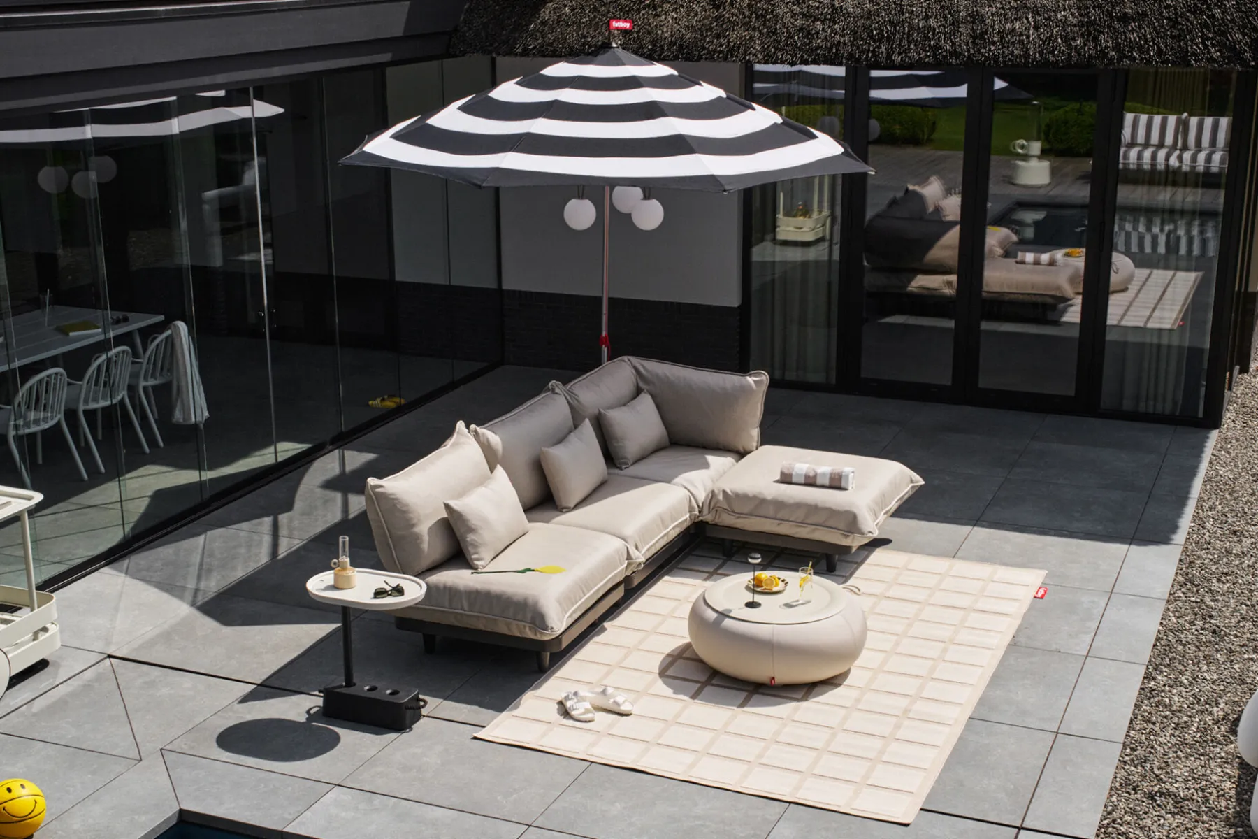 Fatboy Paletti Set Large Royal + Table Modular outdoor lounge set, 280x190x90 cm